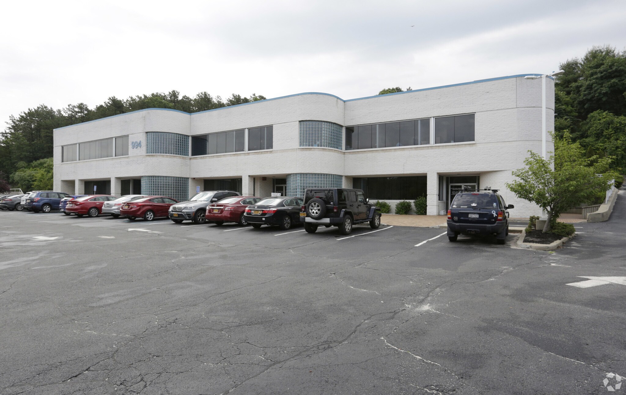 994 Jericho Tpke, Smithtown, NY à louer Photo principale– Image 1 sur 7