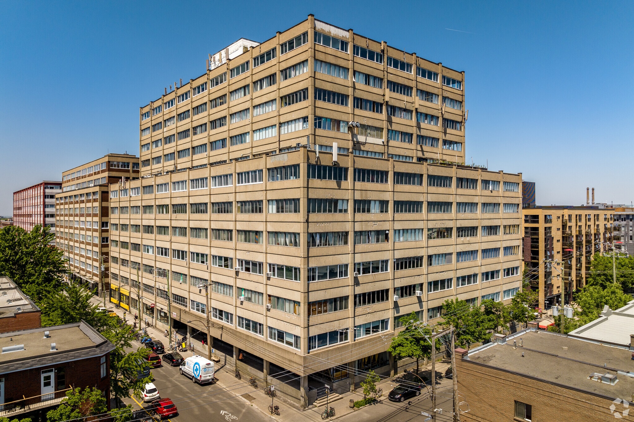 5333-5335 Av Casgrain, Montréal, QC à louer Photo principale– Image 1 sur 9