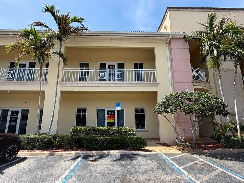 125 W Indiantown Rd, Jupiter, FL à louer - Photo de l’immeuble – Image 3 sur 4