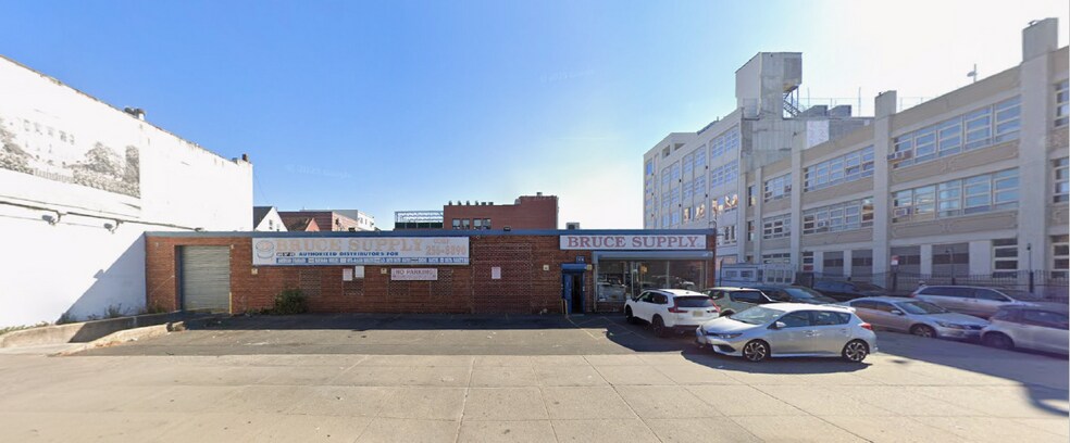 6015 16th Ave, Brooklyn, NY à louer - Photo de l’immeuble – Image 1 sur 1