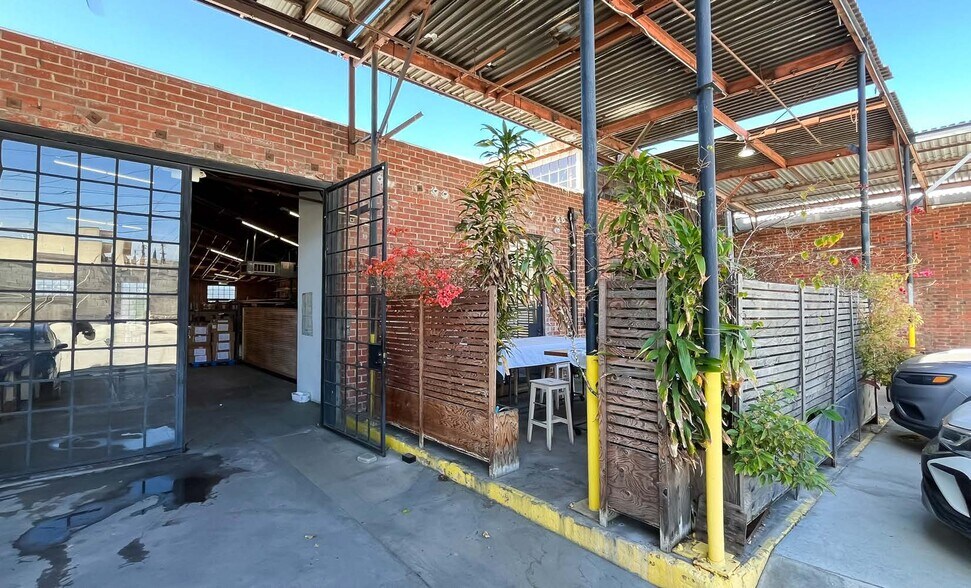 332-338 S Avenue 17 Ave, Los Angeles, CA à vendre - Photo de l’immeuble – Image 2 sur 11