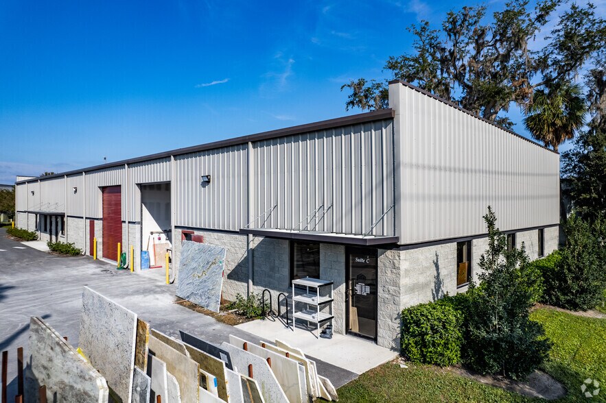 715 Golden Spike Ln, Sanford, FL à louer - Photo de l’immeuble – Image 3 sur 22