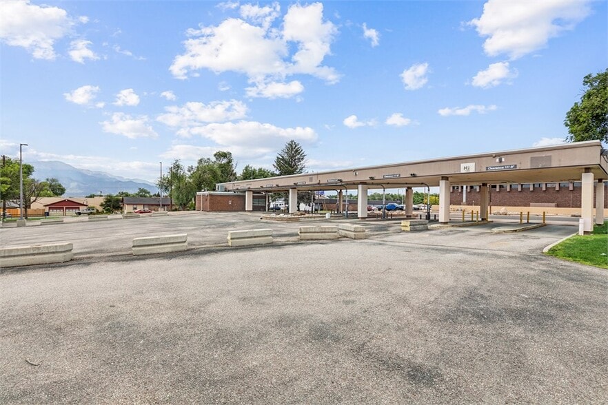 2712 E Boulder St - Redevelopment Opportunity!, Colorado Springs, CO à vendre - Photo de l’immeuble – Image 3 sur 4
