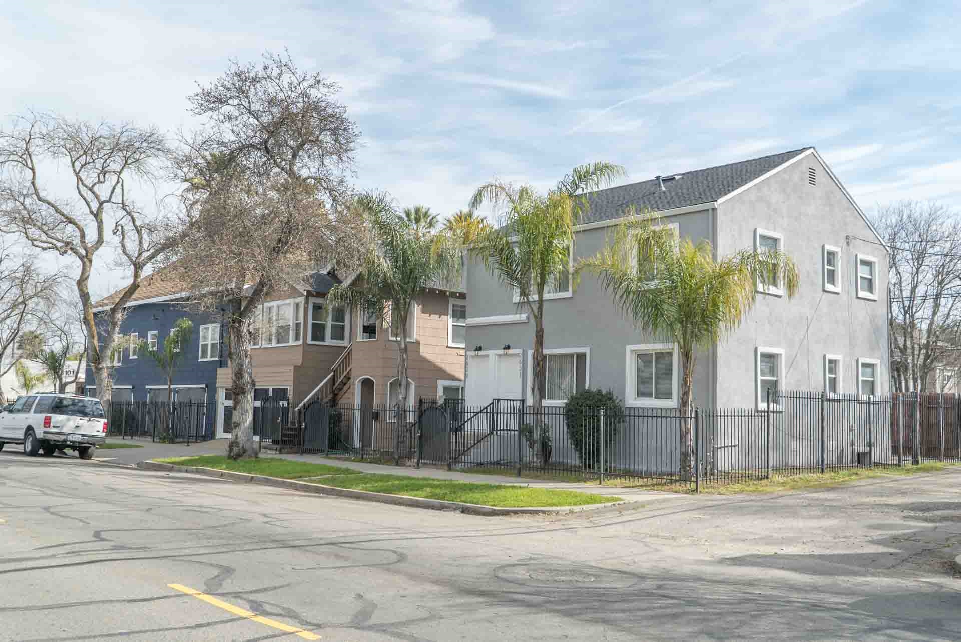 2611 Alhambra, Sacramento, CA à vendre Photo de l’immeuble– Image 1 sur 62