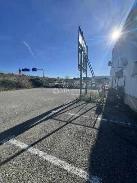 Industriel/Logistique dans à louer - Photo de l’immeuble – Image 3 sur 3