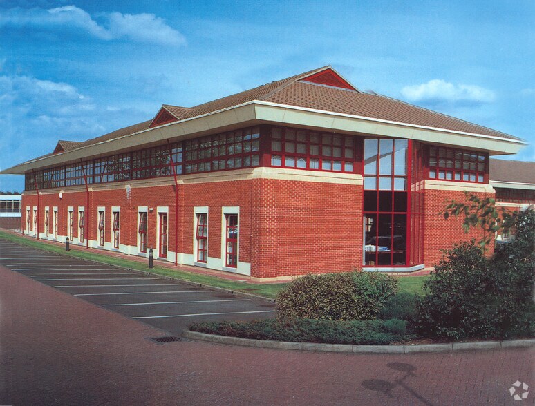 2 Woodbrook Cres, Billericay à louer - Photo de l’immeuble – Image 2 sur 2