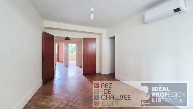 Plus de détails pour Bureau à vendre