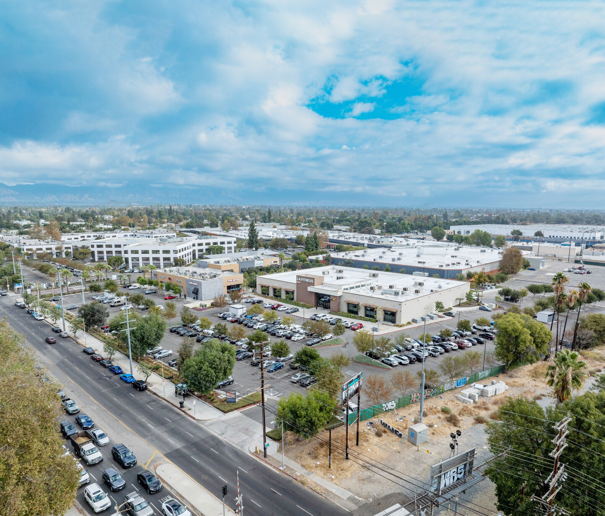 8420-8440 Balboa Blvd, Northridge, CA à louer Photo de l’immeuble– Image 1 sur 19