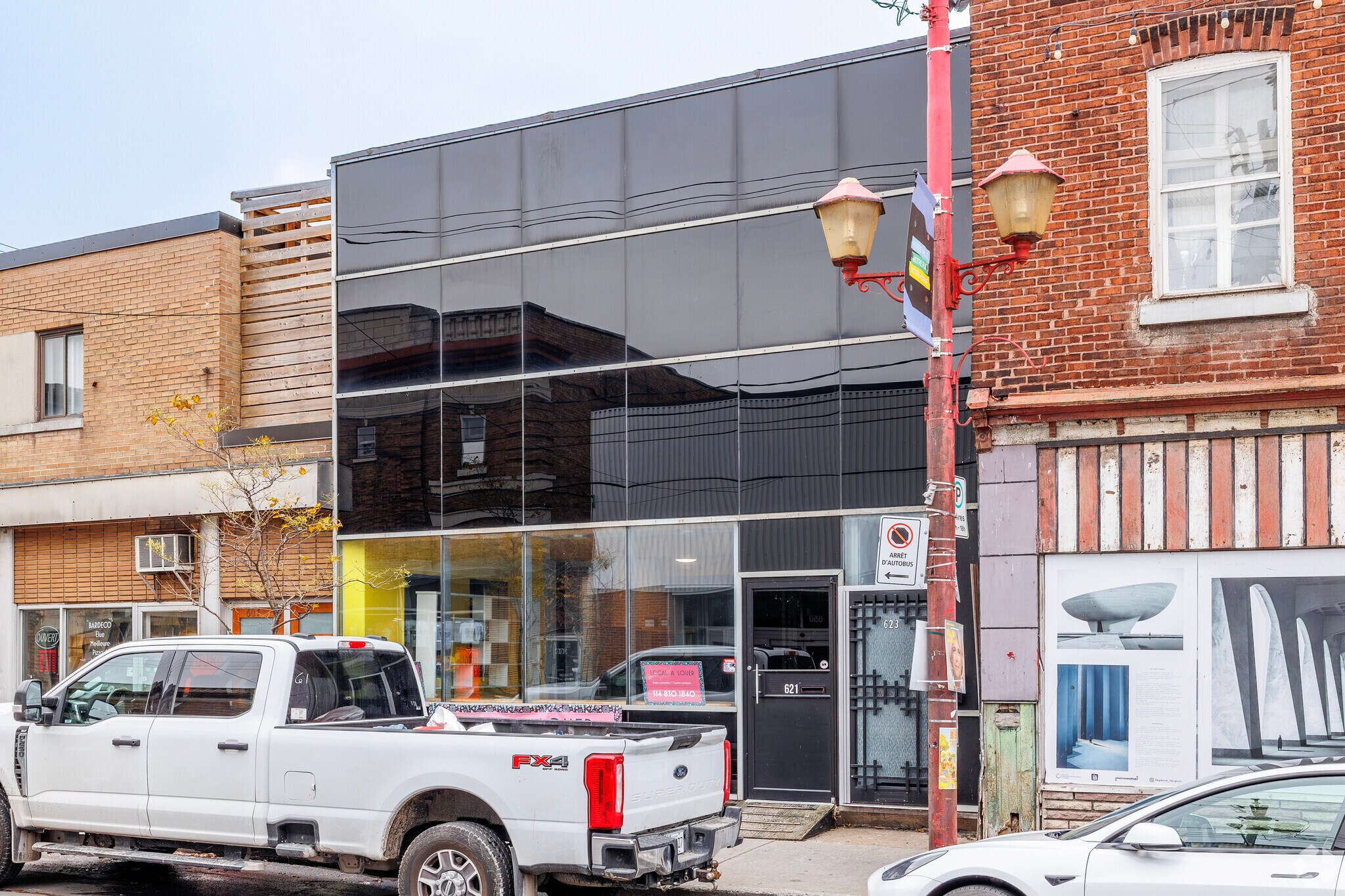 621 Rue Notre-Dame, Montréal, QC à louer Photo principale– Image 1 sur 4