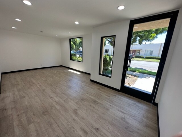 768-784 Newton Way, Costa Mesa, CA à louer - Photo intérieure – Image 2 sur 5