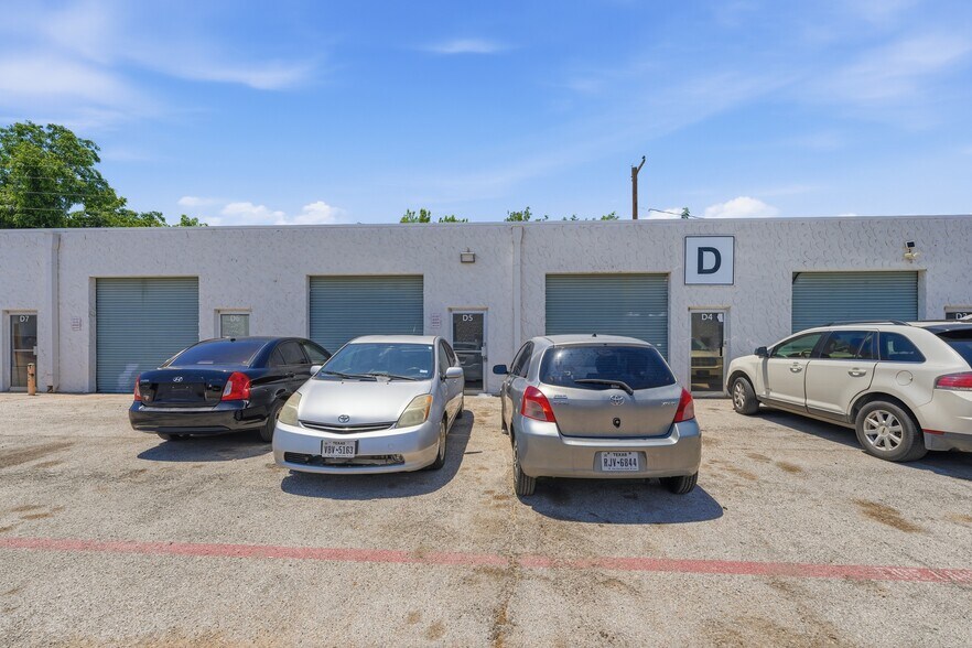 2026 Pioneer Pky W, Arlington, TX à louer - Photo de l’immeuble – Image 3 sur 9