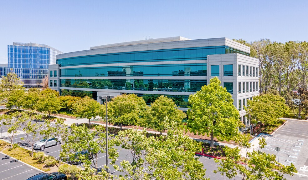 555 Airport Blvd, Burlingame, CA à louer - Photo de l’immeuble – Image 3 sur 9