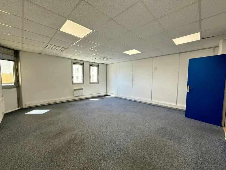 80 Avenue De Thiès, Caen à vendre - Photo de l’immeuble – Image 3 sur 8