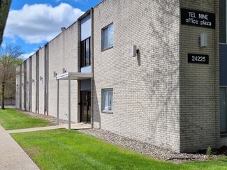 Plus de détails pour 24225 W 9 Mile Rd, Southfield, MI - Bureau à louer