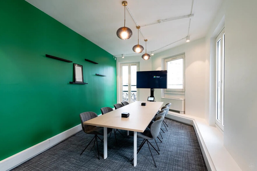 36 Rue De Saint-Pétersbourg, Paris à louer - Photo de l’immeuble – Image 3 sur 13