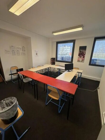 47 Allée De Riottier, Limas à louer - Photo de l’immeuble – Image 3 sur 6