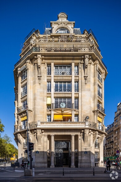 98 Rue De Sèvres, Paris à louer - Photo de l’immeuble – Image 2 sur 6