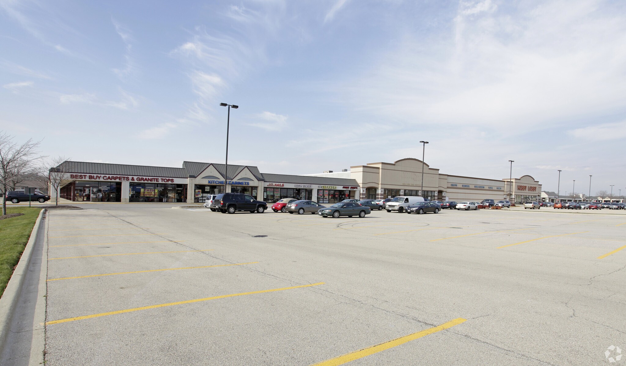 251 Trade St, Aurora, IL à louer Photo de l’immeuble– Image 1 sur 7