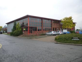 18 Amor Way, Letchworth Garden City à louer - Photo de l’immeuble – Image 3 sur 13