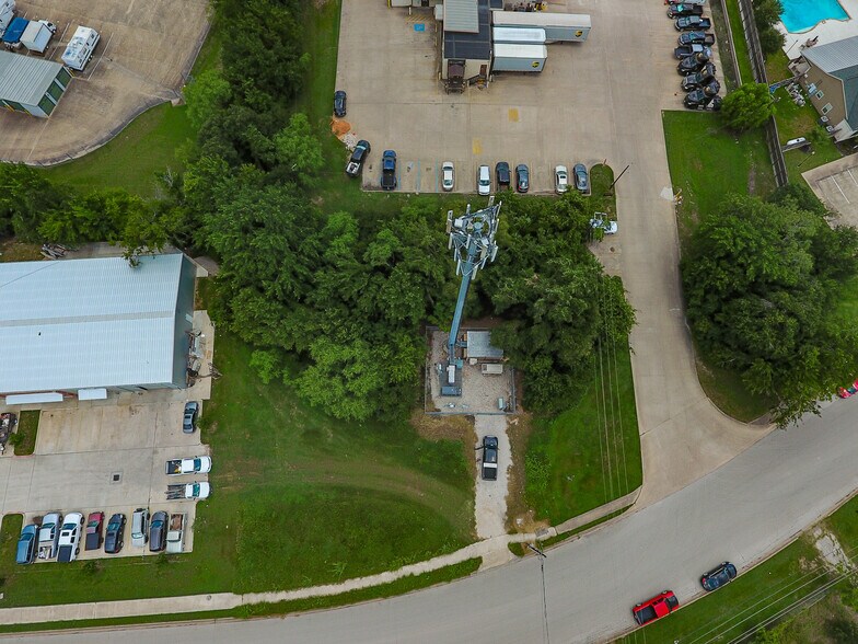 2740 Osborn Ln, Bryan, TX à vendre - Photo de l’immeuble – Image 3 sur 7