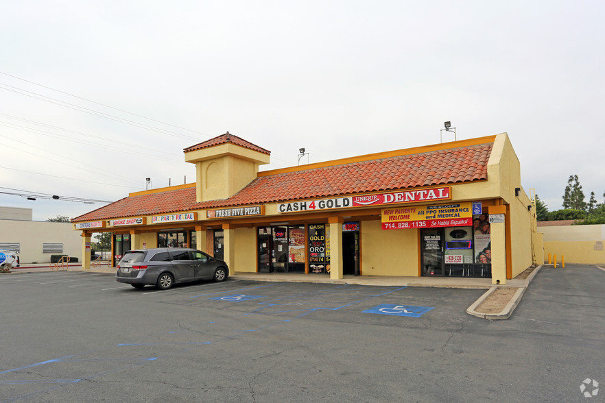 545-595 S Knott Ave, Anaheim, CA à louer - Photo de l’immeuble – Image 3 sur 7