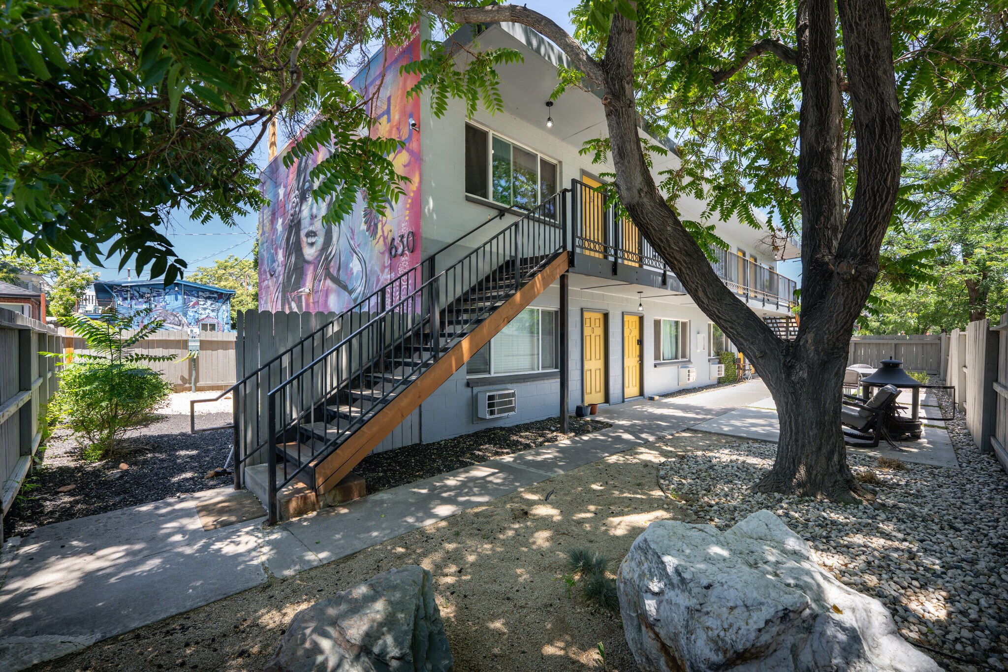 630 Sinclair St, Reno, NV à vendre Photo de l’immeuble– Image 1 sur 17