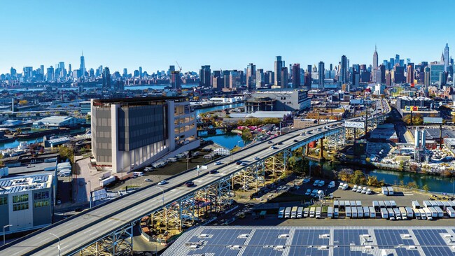 Plus de détails pour 2890 Review Ave, Long Island City, NY - Industriel/Logistique à louer