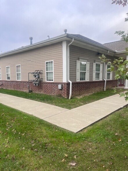 5010 Gateway Dr, Medina, OH à louer - Photo de l’immeuble – Image 2 sur 10