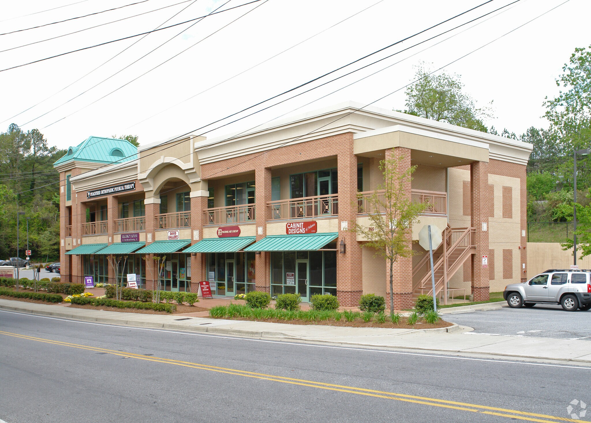 365 Peachtree Hills Ave NE, Atlanta, GA à louer Photo principale– Image 1 sur 2