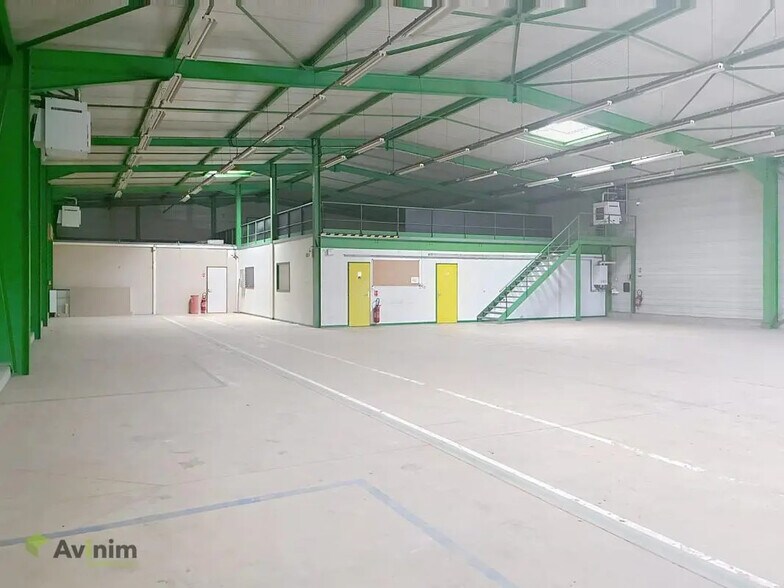Local d'activités dans CAPAVENIR VOSGES à vendre - Photo de l’immeuble – Image 1 sur 11