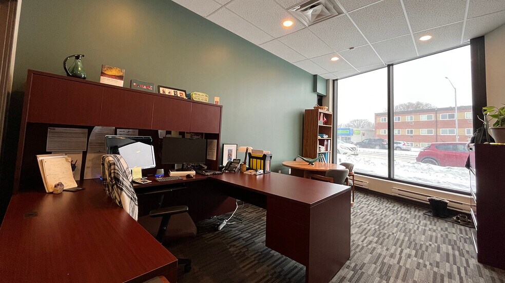 1465A Pembina Hwy, Winnipeg, MB à louer - Photo de l’immeuble – Image 3 sur 8