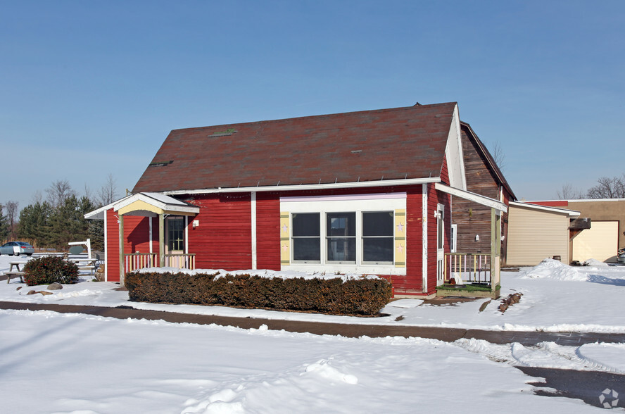 6355 Knickerbocker Rd, Ontario, NY à louer - Photo de l’immeuble – Image 2 sur 2