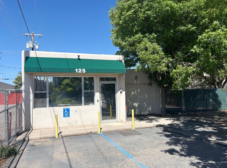 125 Manzano St NE, Albuquerque, NM à vendre - Photo de l’immeuble – Image 1 sur 9
