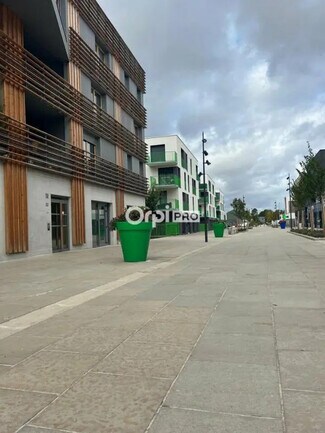 Plus de détails pour Local commercial à louer