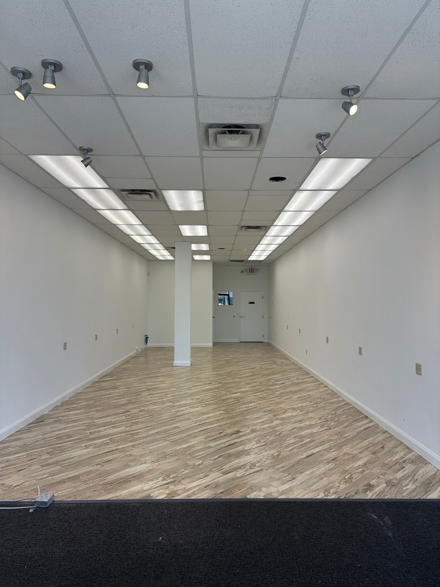 8619-8637 Us Hwy 19 N, Port Richey, FL à louer Photo intérieure– Image 1 sur 2