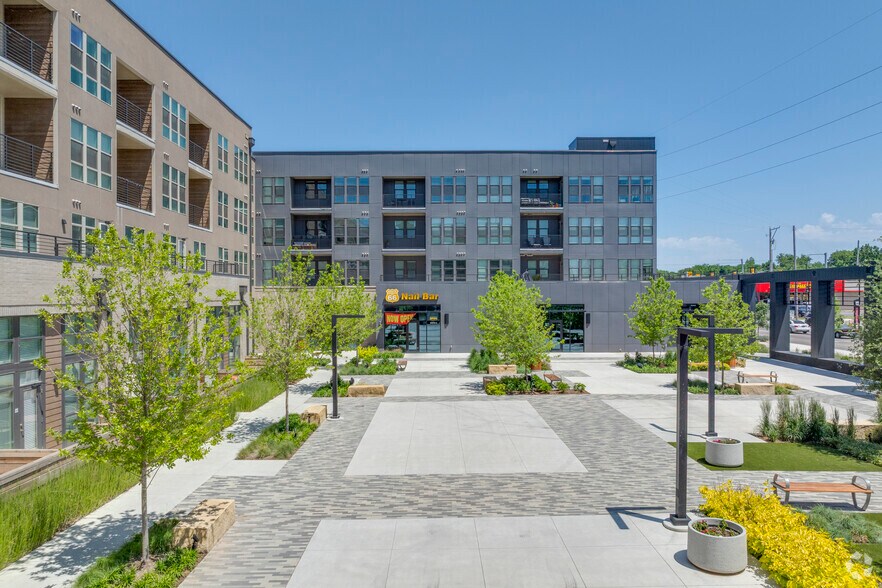 2219 E 11th St, Tulsa, OK à louer - Photo de l’immeuble – Image 2 sur 47