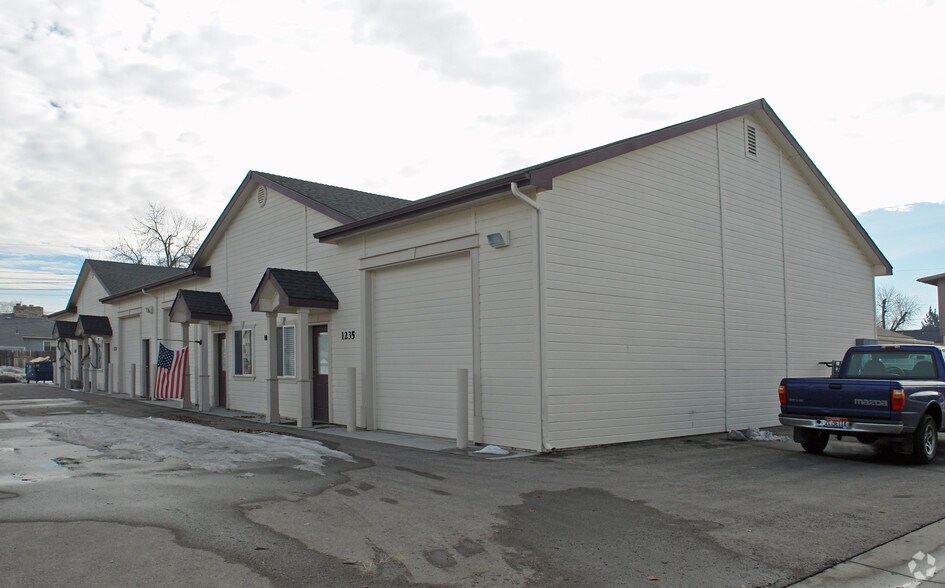 1229-1235 N Midland Blvd, Nampa, ID à vendre - Photo de l’immeuble – Image 2 sur 3