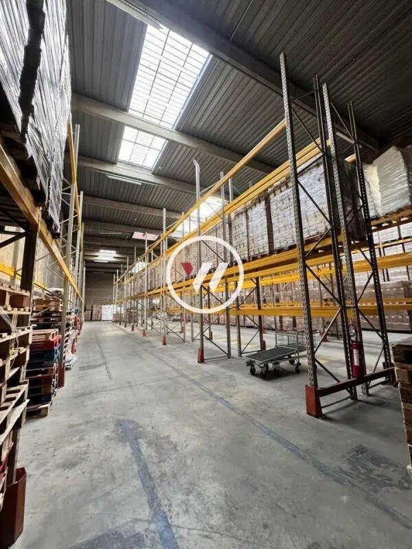 Plus de détails pour Bureau, Industriel/Logistique à louer