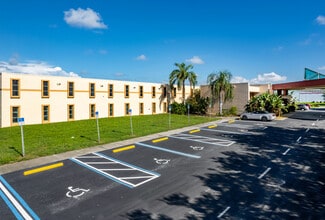 Plus de détails pour 5000 Park St N, Saint Petersburg, FL - Différents types d’espaces à louer