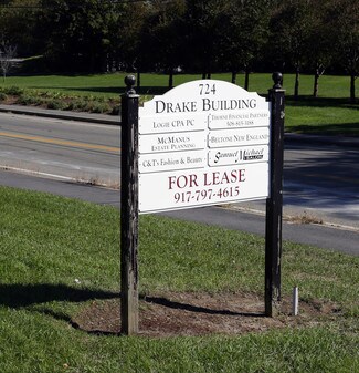 Plus de détails pour 724 Main St, Hyannis, MA - Bureau à louer