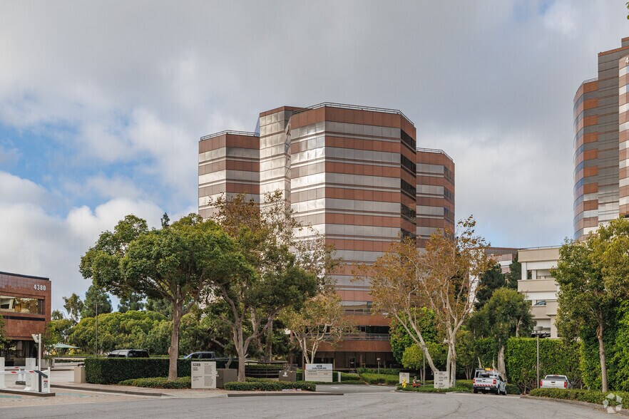 4370 La Jolla Village Dr, San Diego, CA à louer - Photo principale – Image 1 sur 27