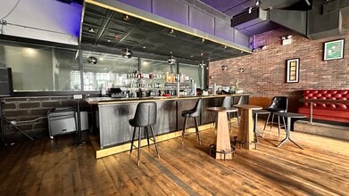 361 Metropolitan Ave, Brooklyn, NY à louer Photo intérieure– Image 2 sur 11