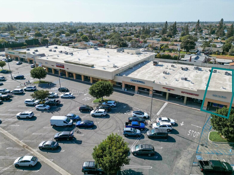 8105-8195 E Wardlow Rd, Long Beach, CA à louer - Photo de l’immeuble – Image 2 sur 14