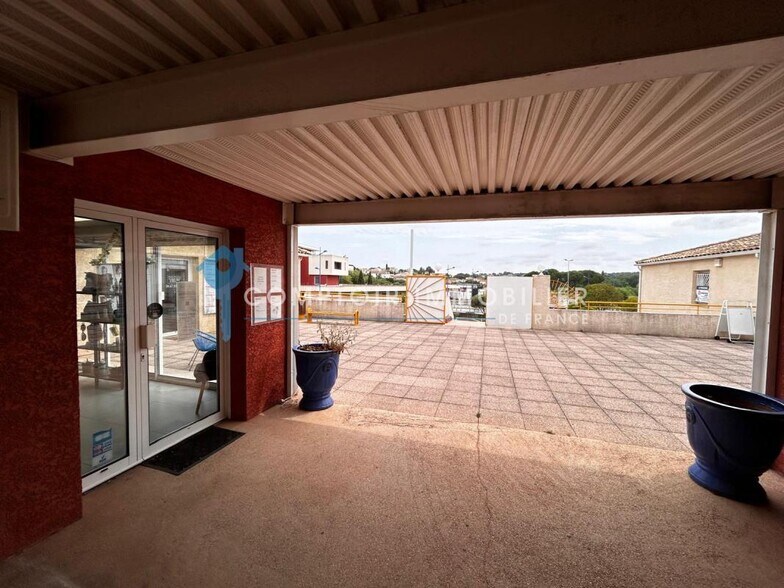 Local commercial dans Le Cres à louer - Hall d’entrée – Image 2 sur 3