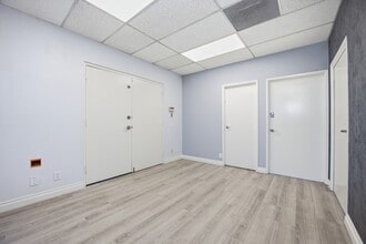 105 N Rose St, Escondido, CA à louer Photo intérieure– Image 2 sur 11