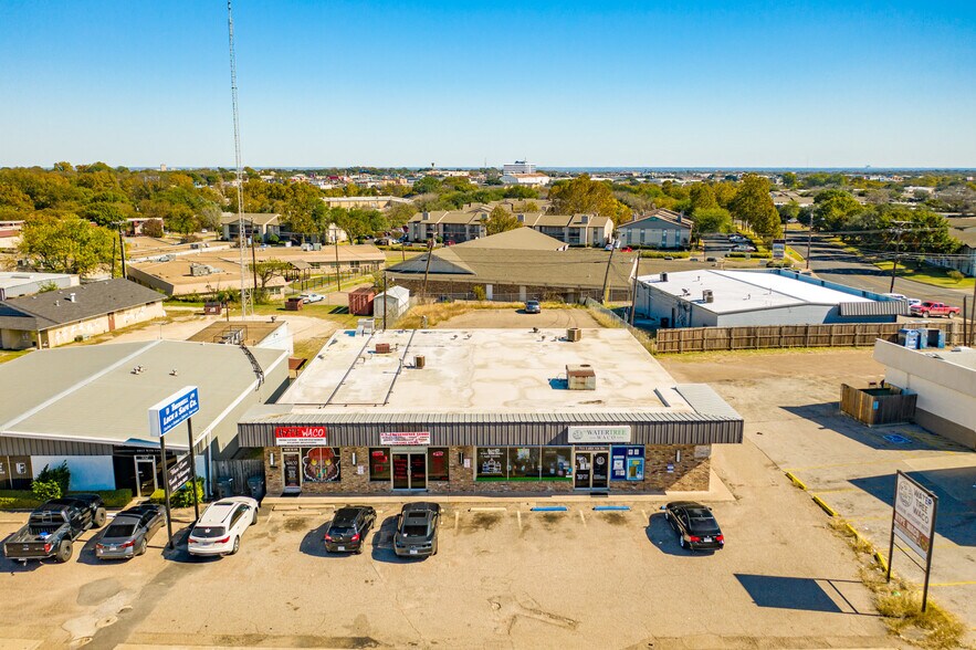 711-715 Lake Air Dr, Waco, TX à vendre - Photo de l’immeuble – Image 2 sur 5