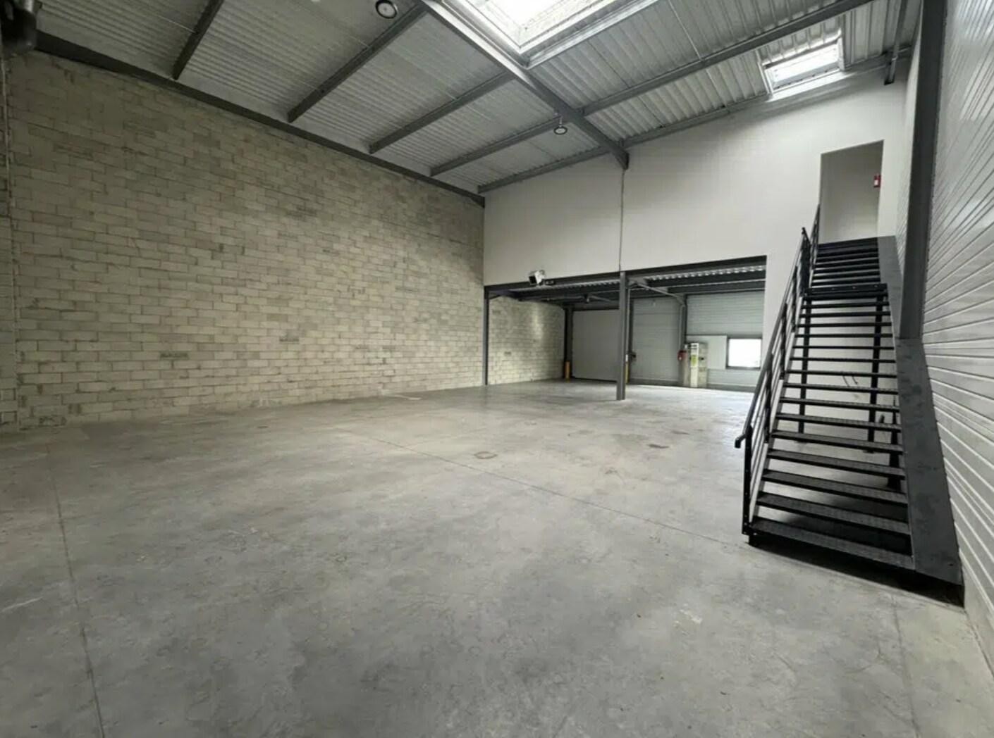 Local d’activités dans Aulnay-sous-Bois à louer Photo intérieure– Image 1 sur 8