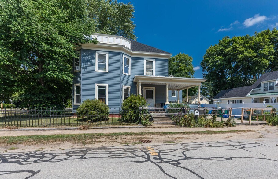 2 Pleasant St, Rochester, NH à vendre - Photo de l’immeuble – Image 2 sur 45