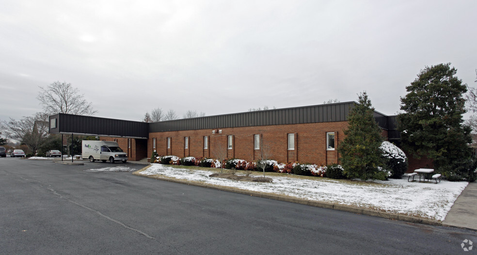 400 Laboratory Rd, Oak Ridge, TN à louer - Photo de l’immeuble – Image 2 sur 4