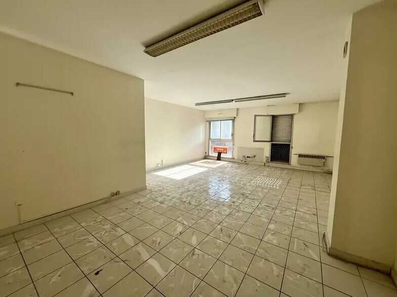 Bureau dans Châteaurenard à vendre - Photo intérieure – Image 3 sur 4